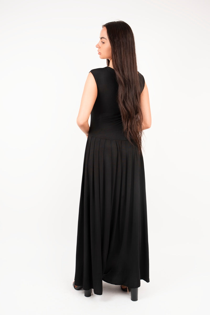 Short Sleeve Pleated Relaxed Maxi Dress
